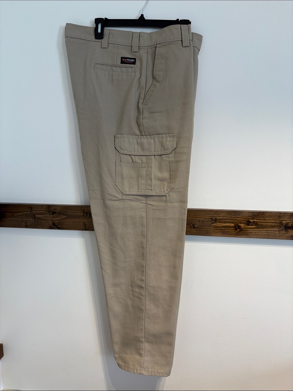 NWOT 40/32 Wrangler Workwear Men’s Tan Cargo Pants